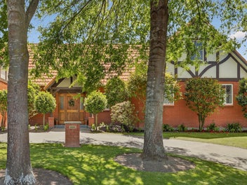 Room for Mum, Dad, Grandparents and the kids