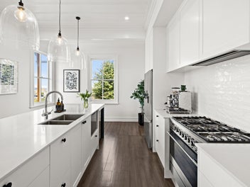 A home of scale, style and coastline beauty