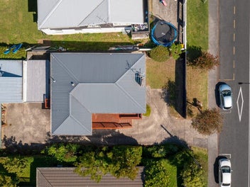 Must Sell - Owners Have Moved South!