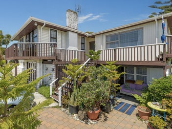 1960s Retro, 800sqm plus section!