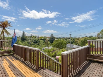 1960s Retro, 800sqm plus section!