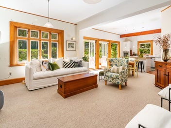 QUARTER ACRE DREAM IN THE CITY!