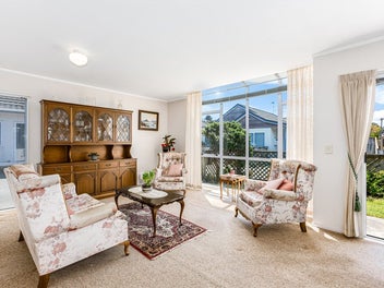 CONVENIENT SINGLE-LEVEL LIVING