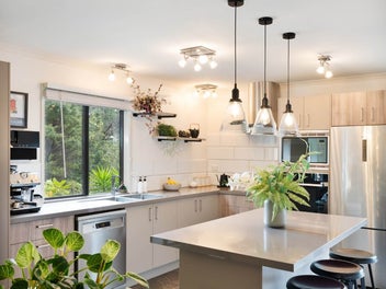 Stylish Family Retreat - Your Slice of Paradise