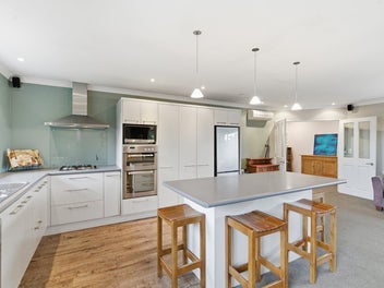 Charming Family Haven in Hei Hei