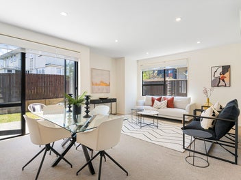 Sunlit, Flexible, Bays Border Delight!