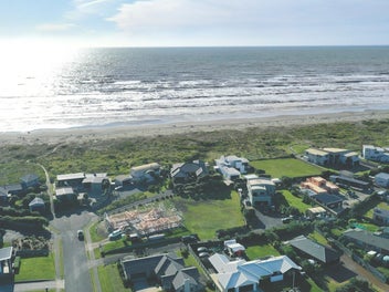 BLANK CANVAS ON THE COAST