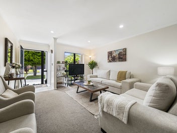 Prime Location: In Zone for The Gardens School!