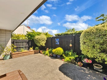 UNDER OFFER - Deadline Cancelled