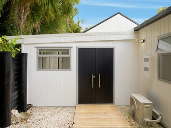 Vendors say it must SELL!