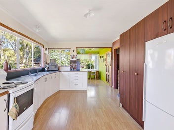 Country Lifestyle with Four Bedrooms!