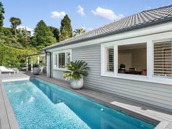 Quarter Acre, Dream Family Home Maker