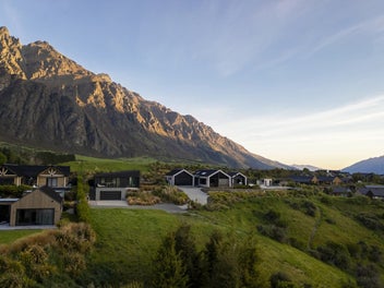 Expansive Ridgetop Section on Rockburn