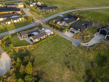 Expansive Ridgetop Section on Rockburn