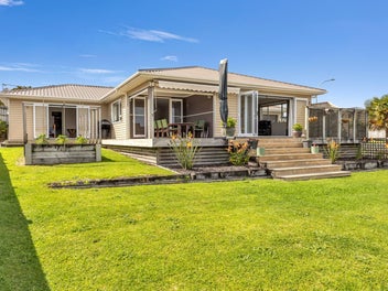 Versatile Home with Beautiful Views!