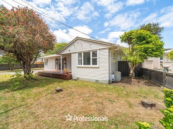 MOTIVATED VENDOR — MOVE IN AND RELAX!