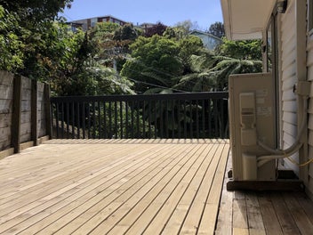 Image 1 of 7