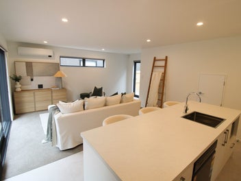 Private stand-alone 2 bed with office!!