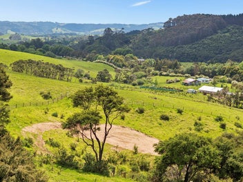 Design Your Escape: Elevated Rural Living on 1...