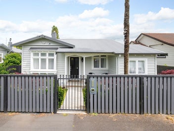 Character & Comfort – Zoned for HBHS...