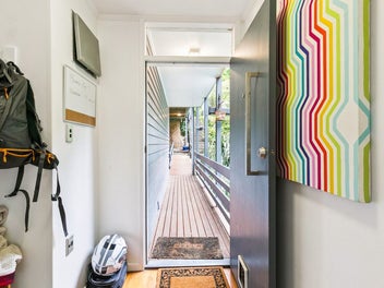 Tranquility & Style with Harbour Views