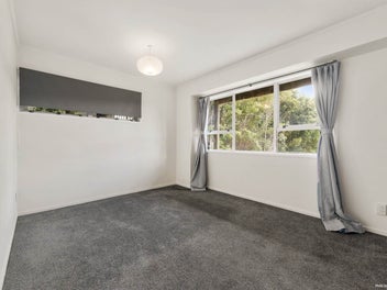 Spacious Family Home - Flexible Living in Cul-...