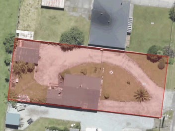 Spacious 3 Bedroom on large section