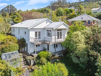 Family living with stunning harbour views