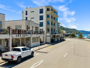 Chic Art Deco Living in the Heart of Picton