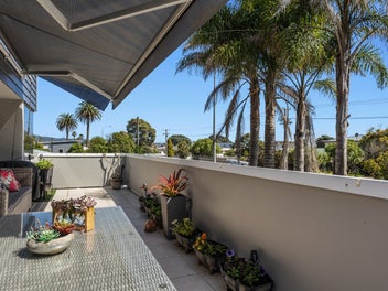 Prime Central Ohope Coastal Living