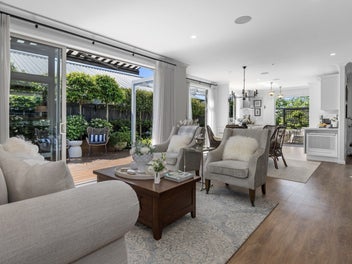 Bethlehem Hamptons house & garden