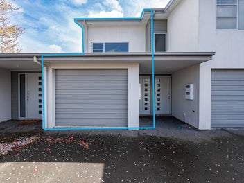 Vendor liquidating assets!