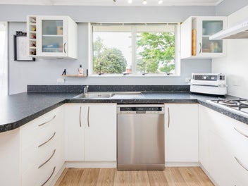 Welcome Home on Waihi - Vendor Relocating!