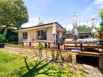 Sun Soaked, Single Level Living in Rangi Zone