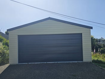 Kiwiana Beach Bach ... Have Christmas here!