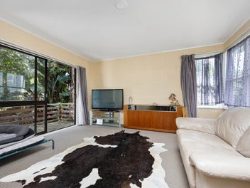 Do-up on 956m2 with Space for a Cabin!