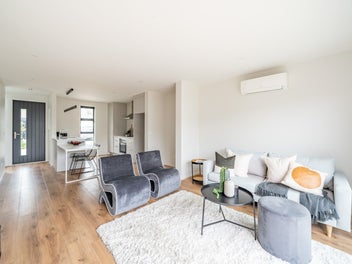 Sun Soaked, Stylish & Ready to Move In