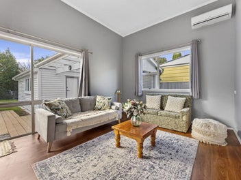 Central Character Charm