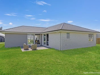 Sun-Soaked & Stylish