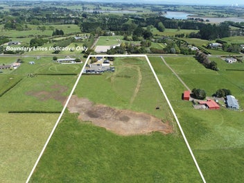 4 Ha Flat Land; Family home; Large Shed