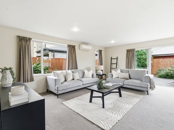 Charming Residence in Serene Aidanfield Locale