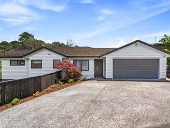 Like New Living - Renovated and Ready for Summer!