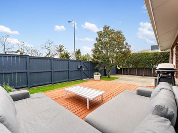 Effortless Living - Bathed in Sun