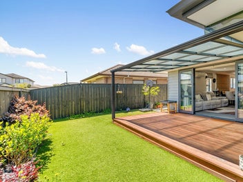 Modern Living, Easy-Care Freehold Section