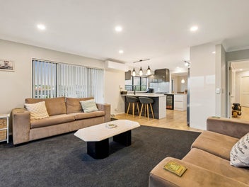 Retiring to the Beach, Walk to Golf - MUST SELL