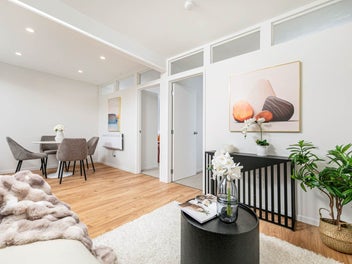 Newly Renovated & Move-In Ready in Hillcrest!