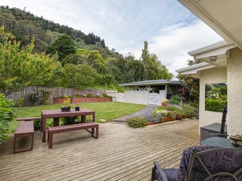 Captivating Low-Maintenance Home Close to Town