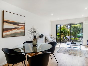 Affordable freehold townhouse in top location