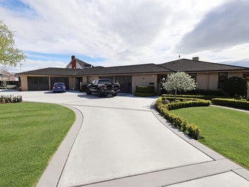 Family living in the heart of Rosedale!