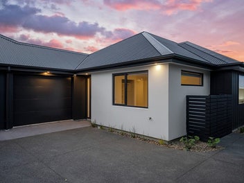 Move in Ready with Garage, Masterbuild & Warranty